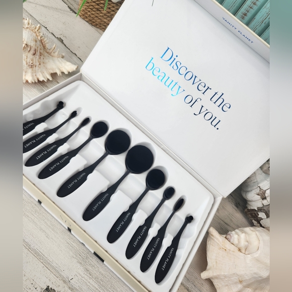 Vanity Planet Other - NIB Vanity Planet Blend Party Oval Makeup Brushes (Set of 10)